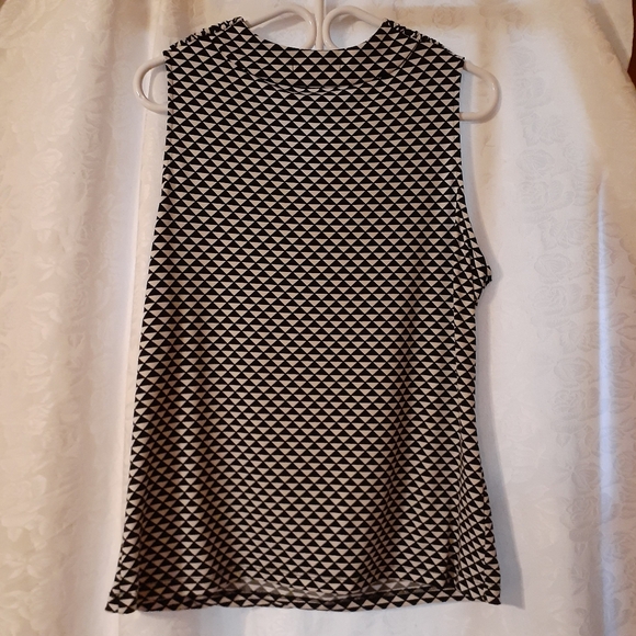 Liz Claiborne Sleeveless - Picture 4 of 15